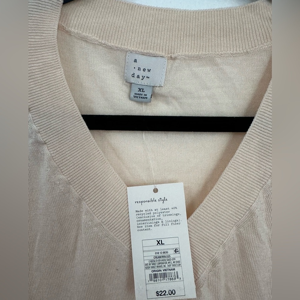 A New Day V-Neck Sweater, Size XL NWT - Picture 5 of 8